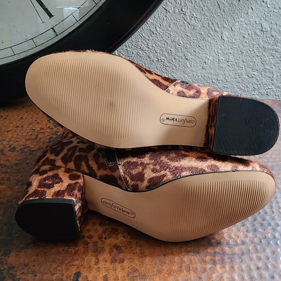 Comfortview Wide Width Sidney Booties - Picture 11 of 16